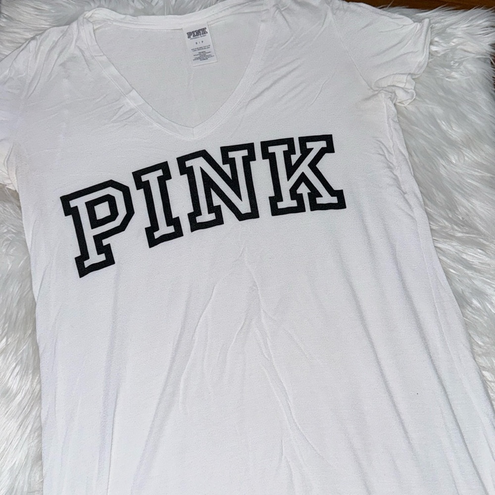 🤍PINK V NECK TEE